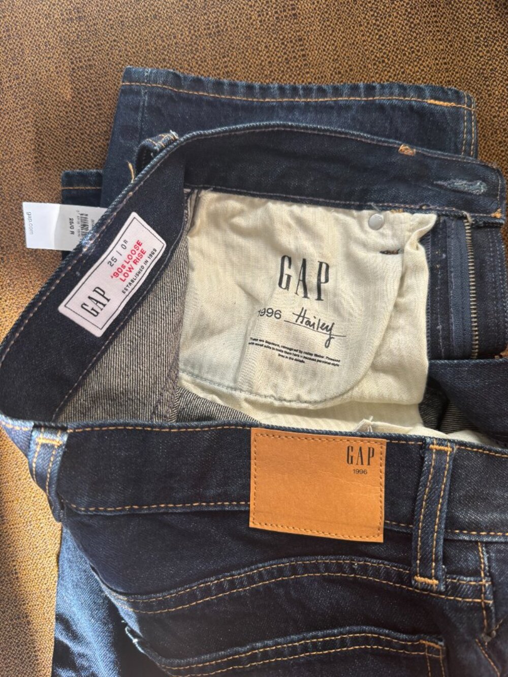 GAP x Hailey Bieber 90s Loose Low Rise Jeans - Midnight Indigo - size 25 /0 R - Picture 5 of 7